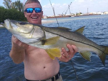 Charlton’s Reef Charters thumbnail