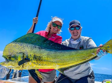 DIRTY DOLLY Charters 32’ Sportfish thumbnail
