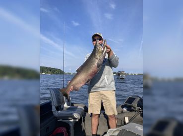 Ludington Salmon Jigging PM Lake thumbnail