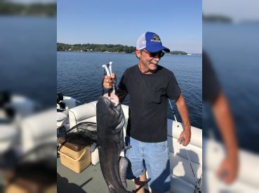 Barber Guide Service – Bass Boat