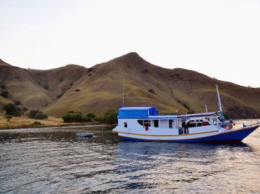 Komodo Fishing with Wooden Boat