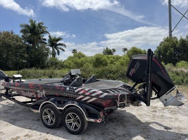 Glades Jet – Okeechobee Bass Fishing!