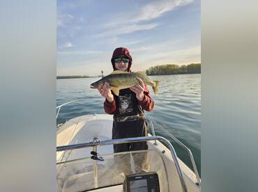 Detroit River Walleye Fishing