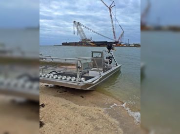 Surrender At Sunrise – Flounder Gigging Trips thumbnail