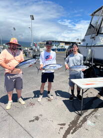 Great action in front of kona ! 