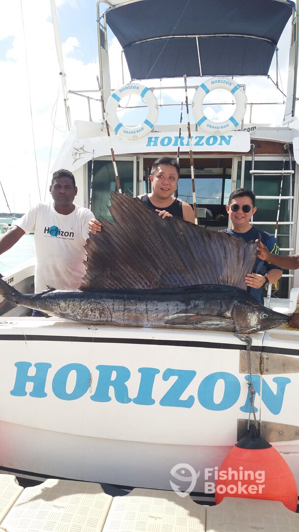 Grand Baie Report Photo 0