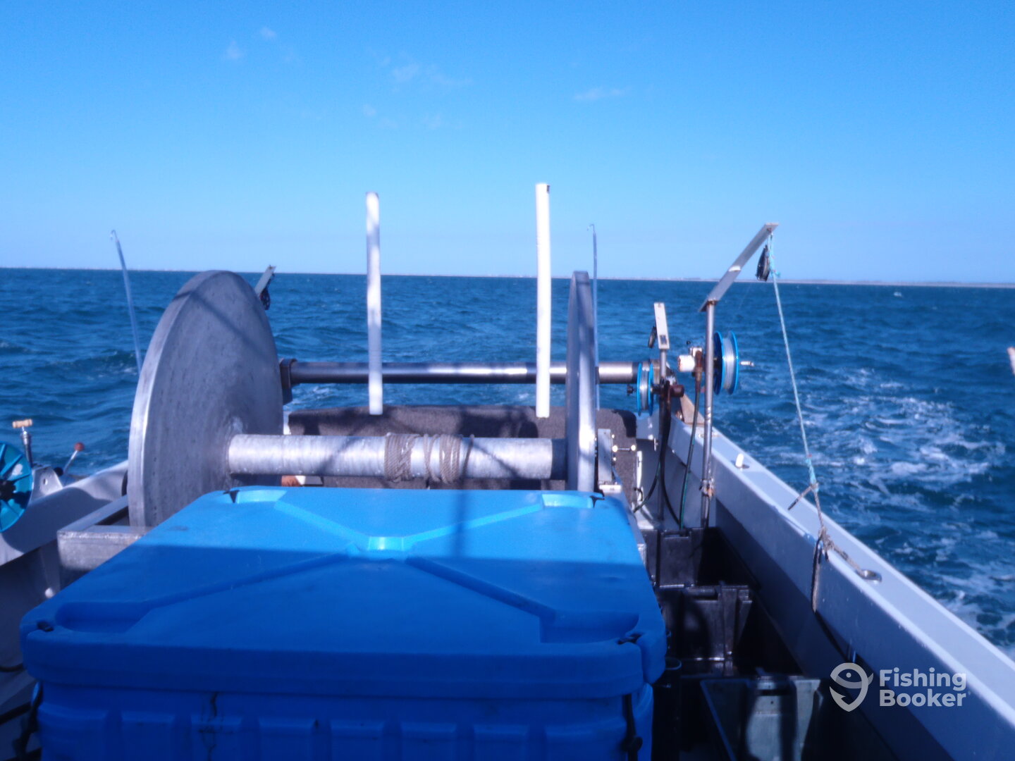 Net reel is dumped....waiting to haul back 