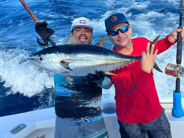 Chasing down those tuna fins!