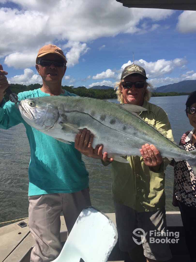 Over 1 meter Queen Fish
that jumped a dozen times!