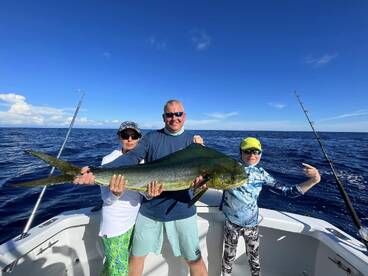 CHRISTMAS FAMILY FISHING WITH GOOD DAY I