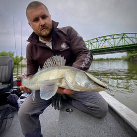 Sometimes even the guide has to cast som