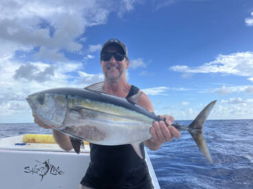 Red Hot tuna fishing offshore!