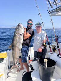 Big amberjacks with light equipment 