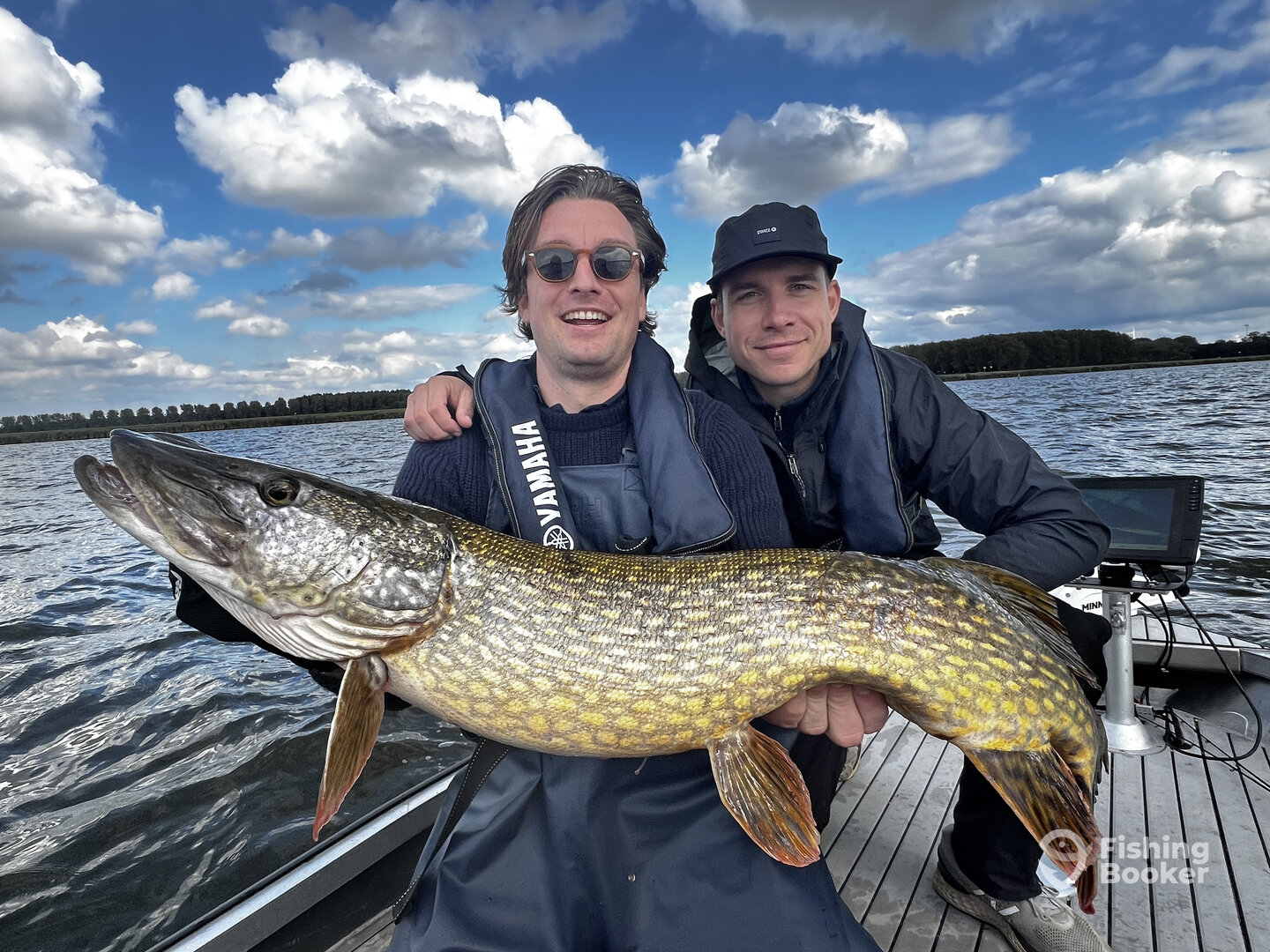 Almere Report Photo 0