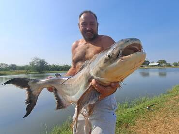 Snakehead Pond Fishing Father and 2 sons