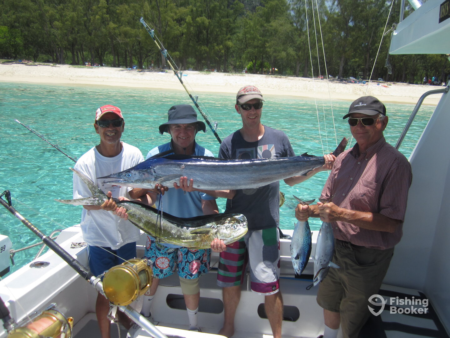 Le Morne Report Photo 0