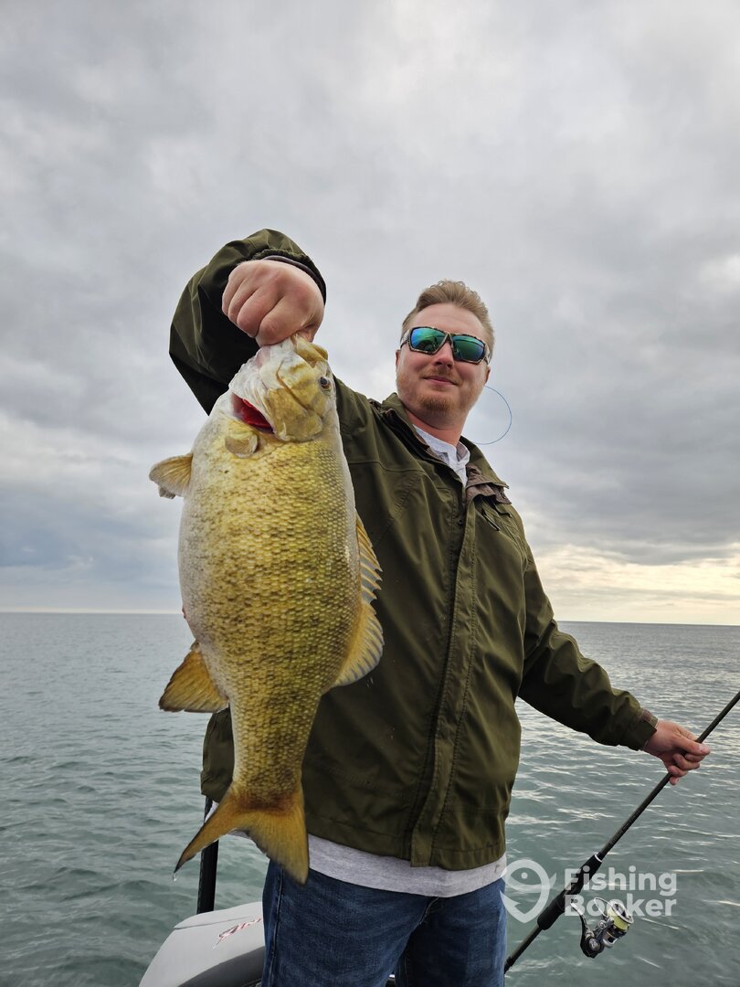 Client Travis with a 6+ Lake Erie monster.