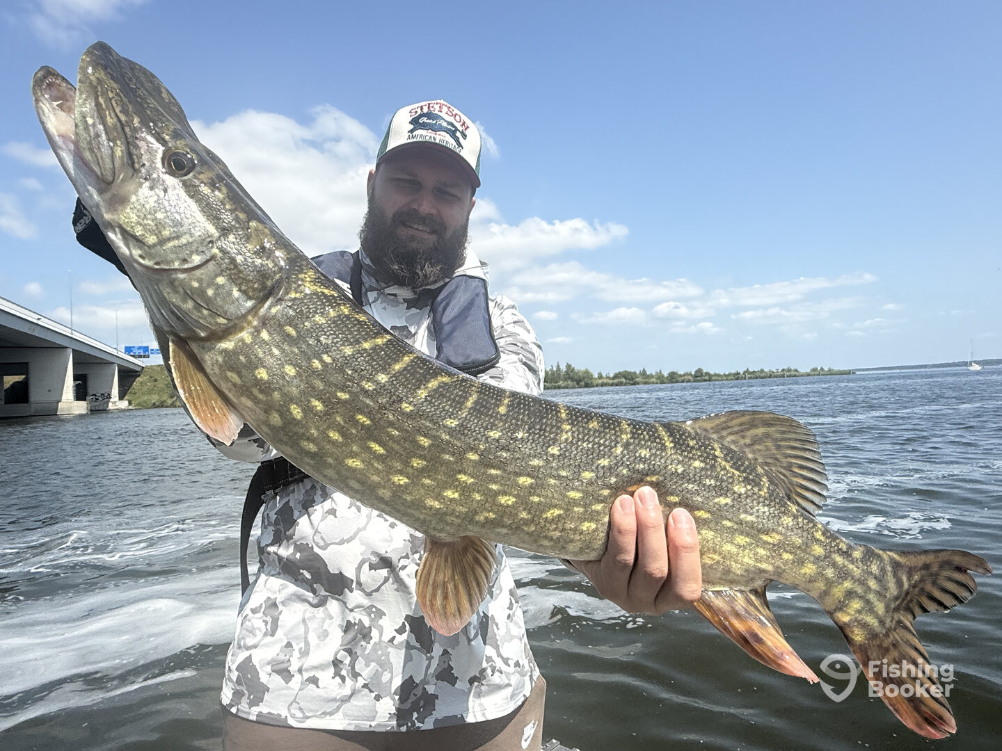 Almere Report Photo 0