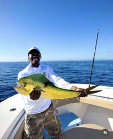 Capt Luis Got Motion In the Ocean!! 