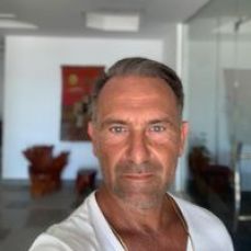 Queen of Life boat profile photo